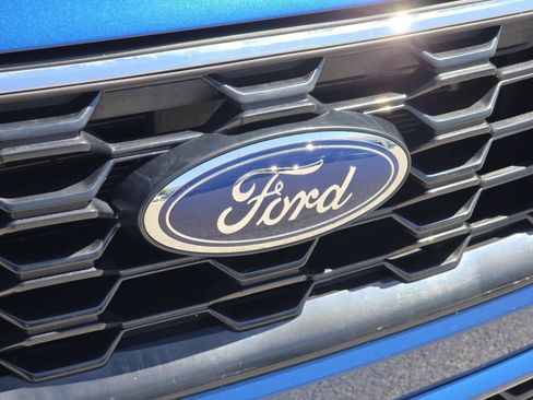 Used 2023 Ford Escape ST-Line w/ Tech Pack #1 AWD/4WD image 9