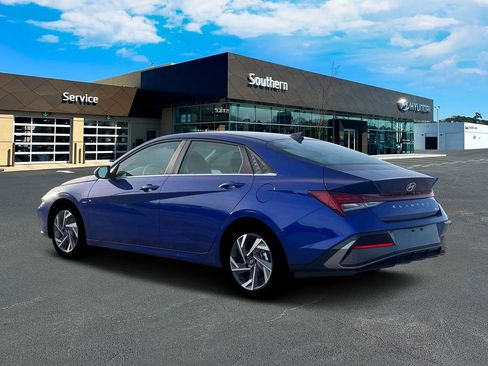 New 2026 Hyundai Elantra Limited image 4