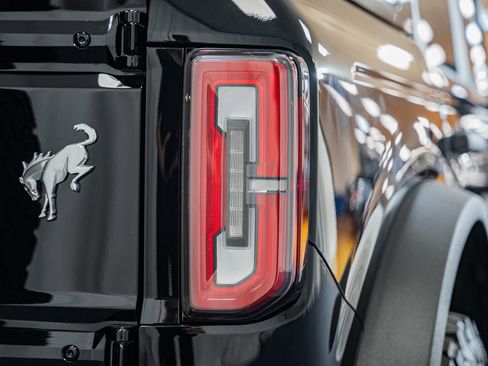 Certified 2025 Ford Bronco Badlands image 7