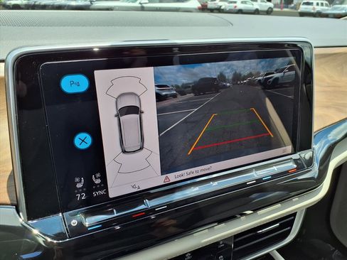 New 2026 Volkswagen Atlas SE image 16