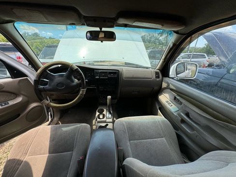 Used 2001 Toyota Tacoma PreRunner image 13