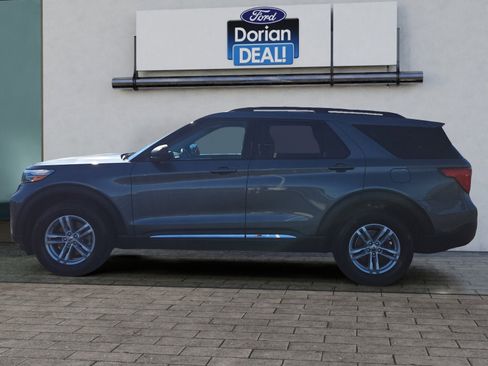 Certified 2022 Ford Explorer XLT image 6