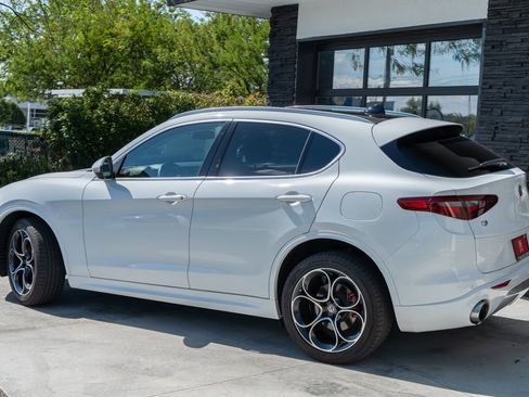 Used 2020 Alfa Romeo Stelvio Ti w/ Active Blind Spot Package AWD/4WD image 9