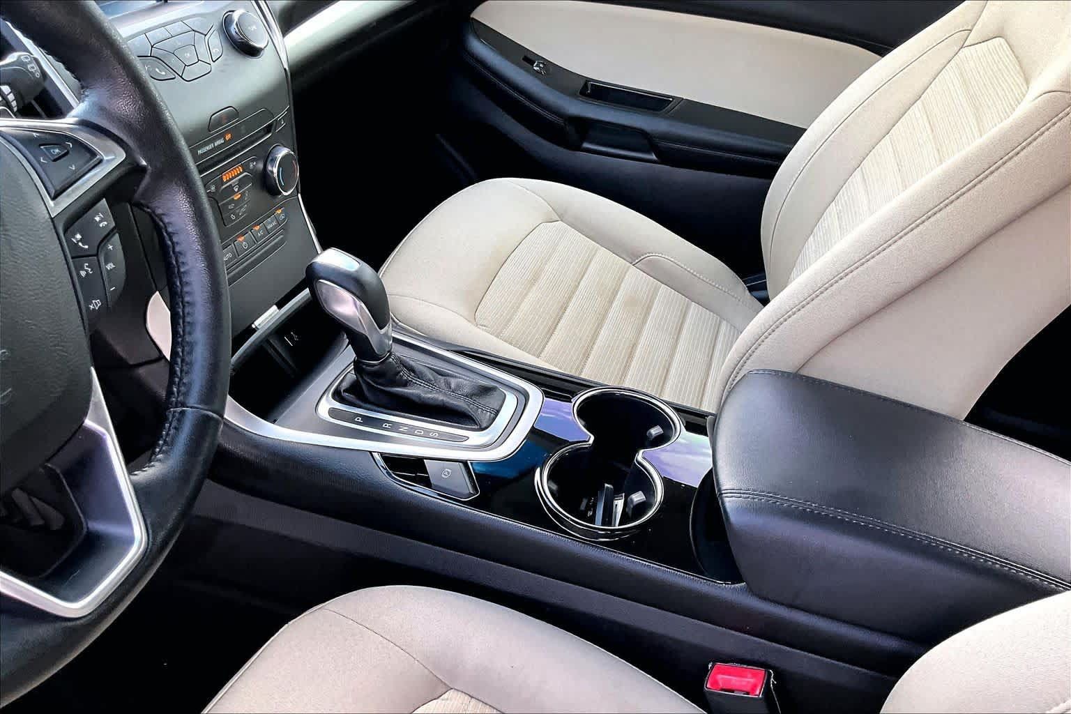 Used 2017 Ford Edge SEL FWD image 17