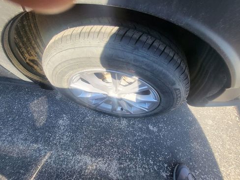 Used 2025 Honda CR-V EX-L image 7