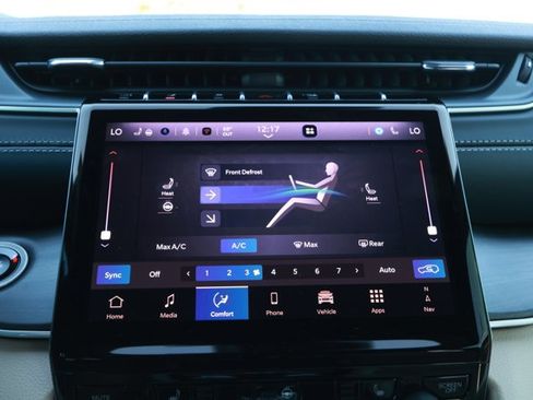 New 2025 Jeep Grand Cherokee Limited w/ Black Appearance Package AWD/4WD image 17