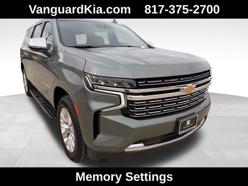 Used 2023 Chevrolet Suburban Premier image 5