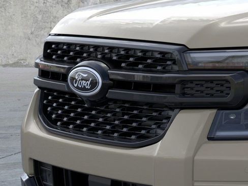 New 2025 Ford Ranger Lariat w/ Black Appearance Package image 17