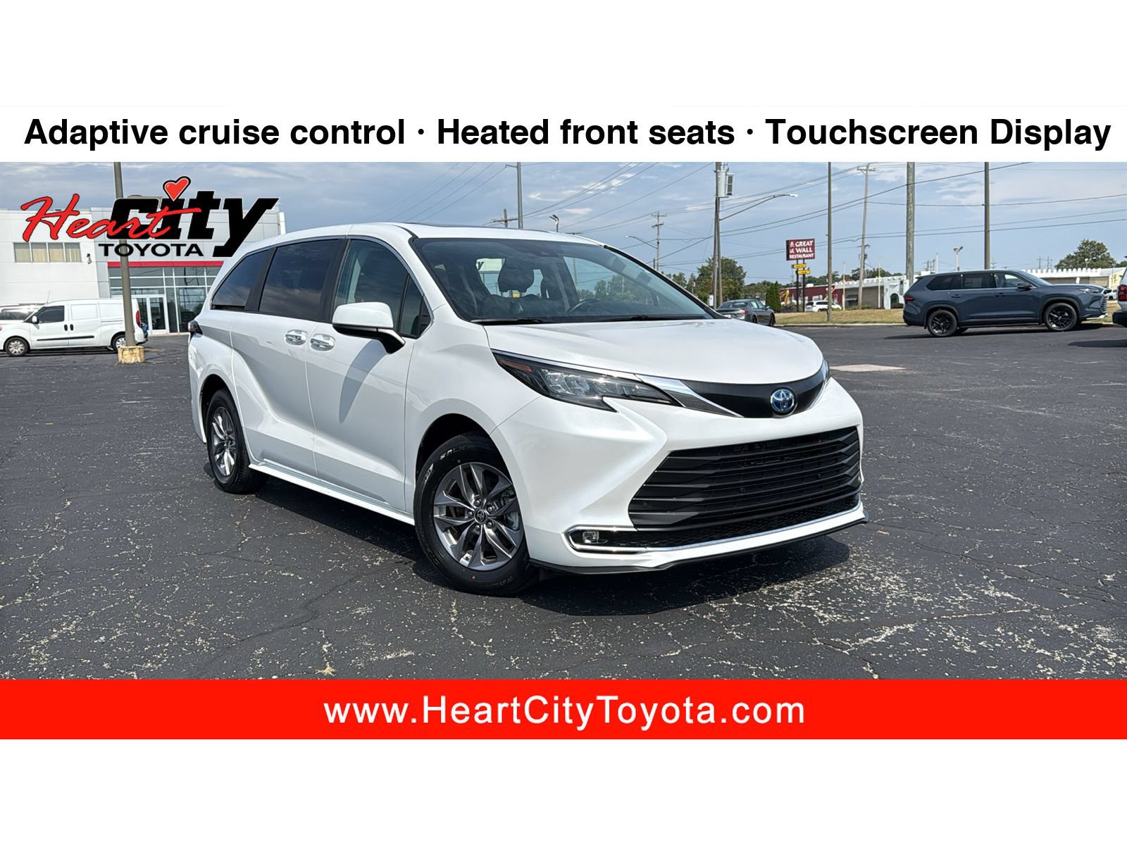 Certified 2024 Toyota Sienna XLE FWD image 1