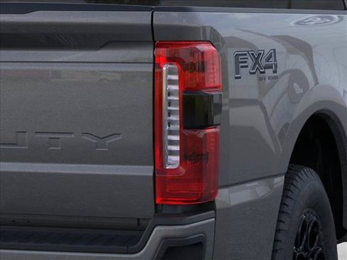 New 2026 Ford F250 Lariat w/ Black Appearance Package AWD/4WD image 21