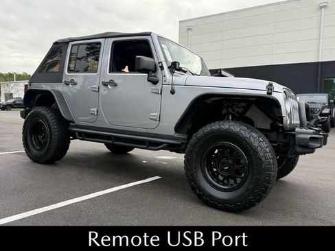 Used 2014 Jeep Wrangler Unlimited Rubicon image 15