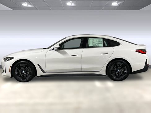 Used 2025 BMW i4 xDrive40i w/ Premium Package AWD/4WD image 2