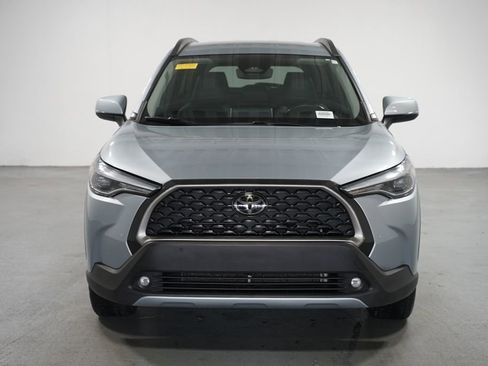 Used 2024 Toyota Corolla Cross XLE image 2