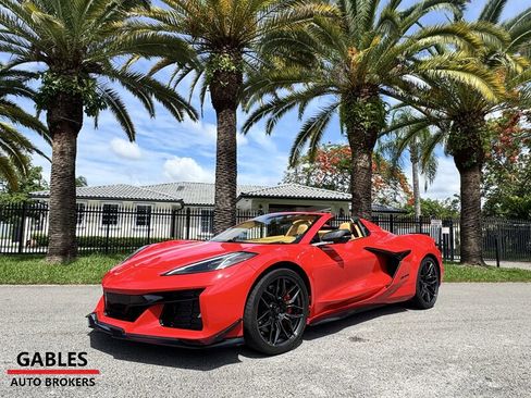 Used 2024 Chevrolet Corvette Z06 w/ Stealth Interior Trim Package RWD image 3