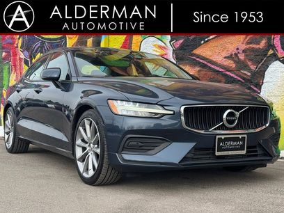 Used 2019 Volvo S60 T6 Momentum w/ Multimedia Package