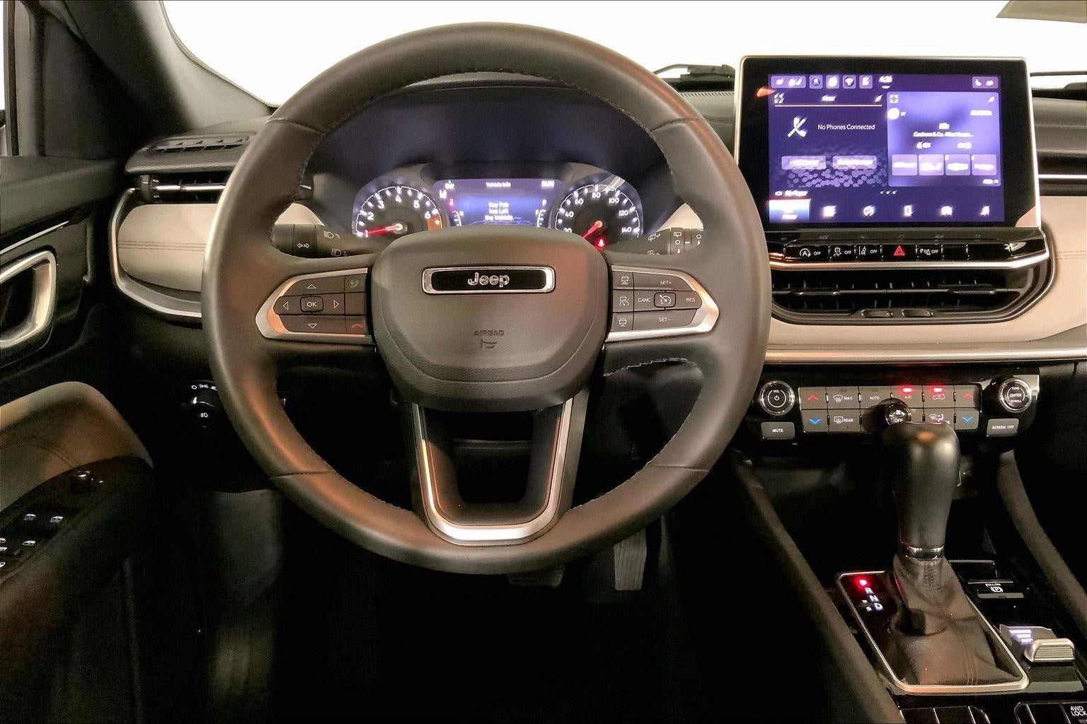 Used 2025 Jeep Compass Limited AWD/4WD image 5