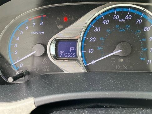 Used 2013 Toyota Sienna XLE image 15