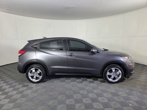 Used 2021 Honda HR-V LX image 5