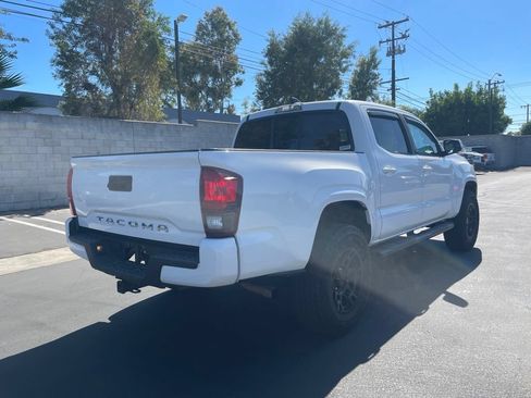 Used 2020 Toyota Tacoma SR w/ SR Convenience Package RWD image 2