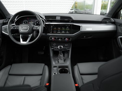 Certified 2025 Audi Q3 2.0T Premium w/ Convenience Package AWD/4WD image 8
