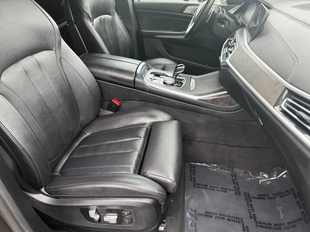 Used 2022 BMW X7 xDrive40i w/ Premium Package AWD/4WD image 32