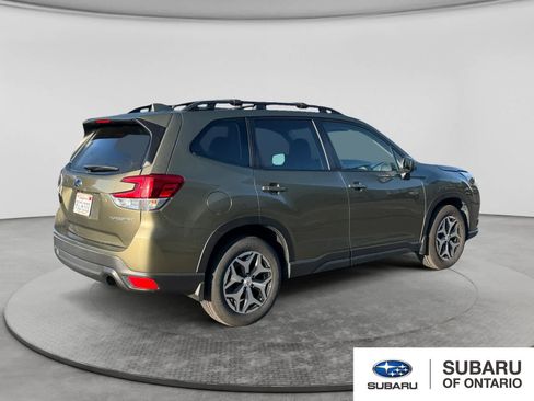 Used 2023 Subaru Forester Premium AWD/4WD image 5