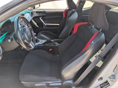 Used 2013 Scion FR-S image 2