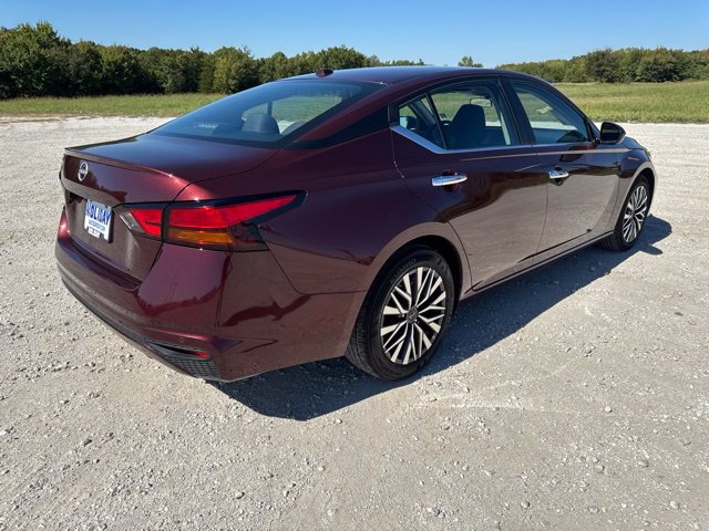Used 2025 Nissan Altima 2.5 SV FWD image 6