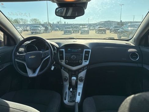 Used 2014 Chevrolet Cruze LT image 21