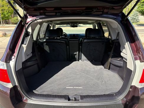 Used 2012 Toyota Highlander Limited w/ Tow Pkg AWD/4WD image 9