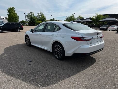 Used 2026 Toyota Camry XLE AWD/4WD image 7