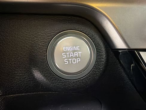 Used 2025 Kia Telluride S FWD image 17