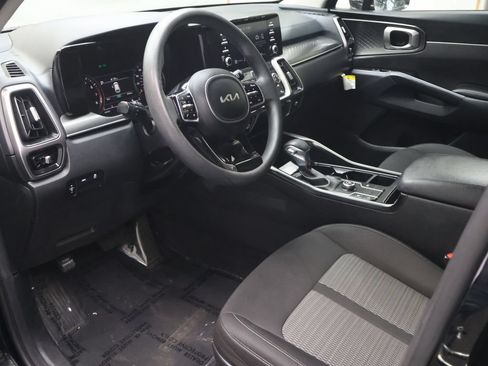 Used 2023 Kia Sorento LX FWD image 18