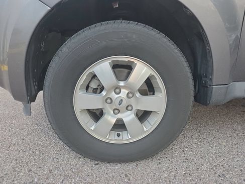 Used 2012 Ford Escape Limited FWD image 2