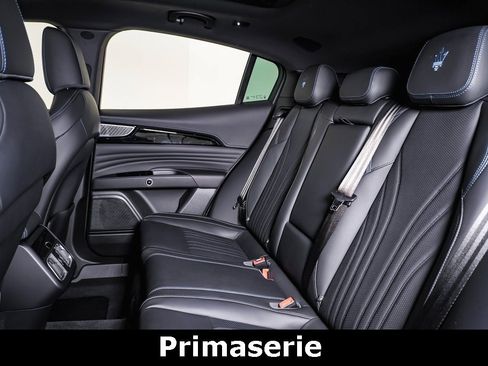 Certified 2023 Maserati Grecale Modena image 17