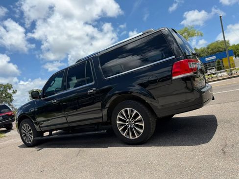 Used 2015 Lincoln Navigator L 4WD image 3
