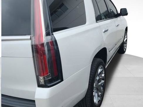 Used 2019 Cadillac Escalade Platinum AWD/4WD image 6
