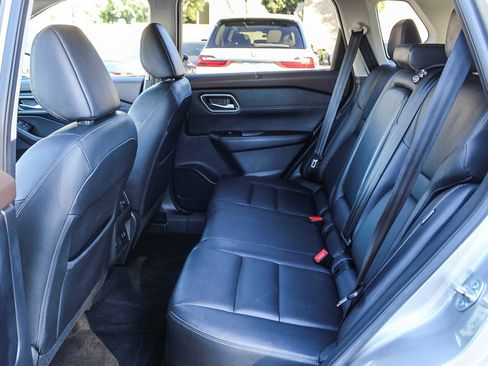 Used 2021 Nissan Rogue SL w/ Premium Package image 18