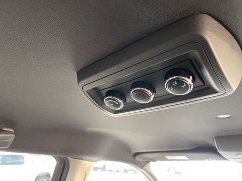 Used 2019 Dodge Grand Caravan SXT image 16