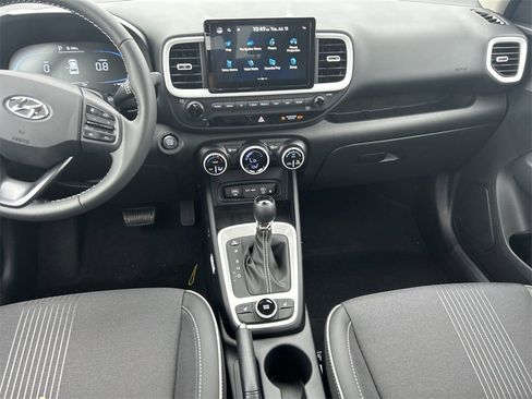 New 2025 Hyundai Venue Limited image 5