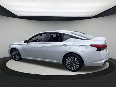 Used 2024 Nissan Altima 2.5 SV image 12