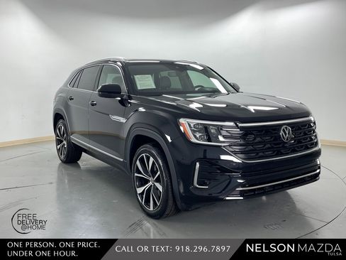 Used 2025 Volkswagen Atlas Cross Sport SEL Premium R-Line image 4
