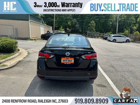 Used 2021 Nissan Versa SV FWD image 4