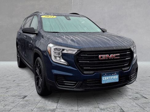 Certified 2022 GMC Terrain SLE w/ Driver Convenience Package image 2
