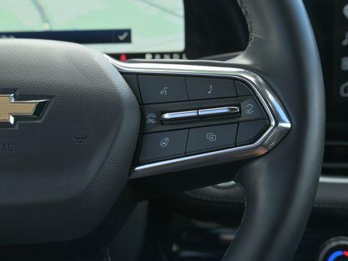 Used 2025 Chevrolet Equinox LT w/ Convenience Package II FWD image 24