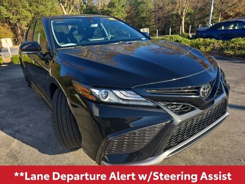 Used 2022 Toyota Camry XSE image 10