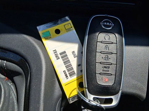 New 2026 Nissan Sentra SR w/ Floor Mat Package FWD image 33