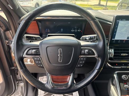 Used 2022 Lincoln Navigator Reserve AWD/4WD image 22