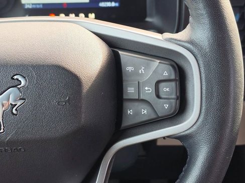 Used 2023 Ford Bronco Wildtrak image 32