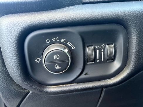 Used 2017 RAM 2500 Tradesman w/ Chrome Appearance Group image 85